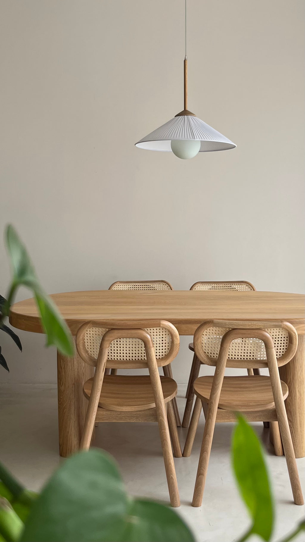 Mesa de comedor OVA